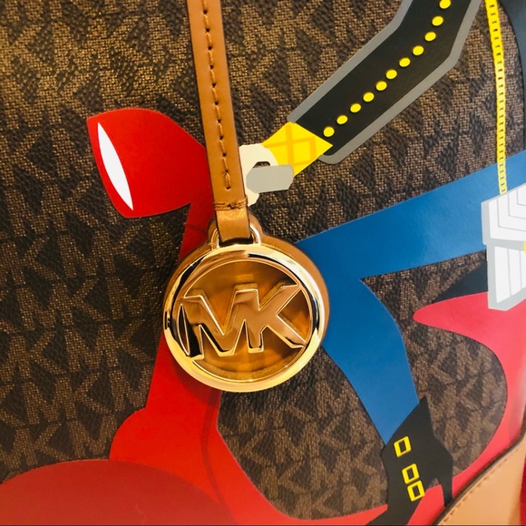 Michael Kors oversized tote and snap pouch. - Picture 5 of 16